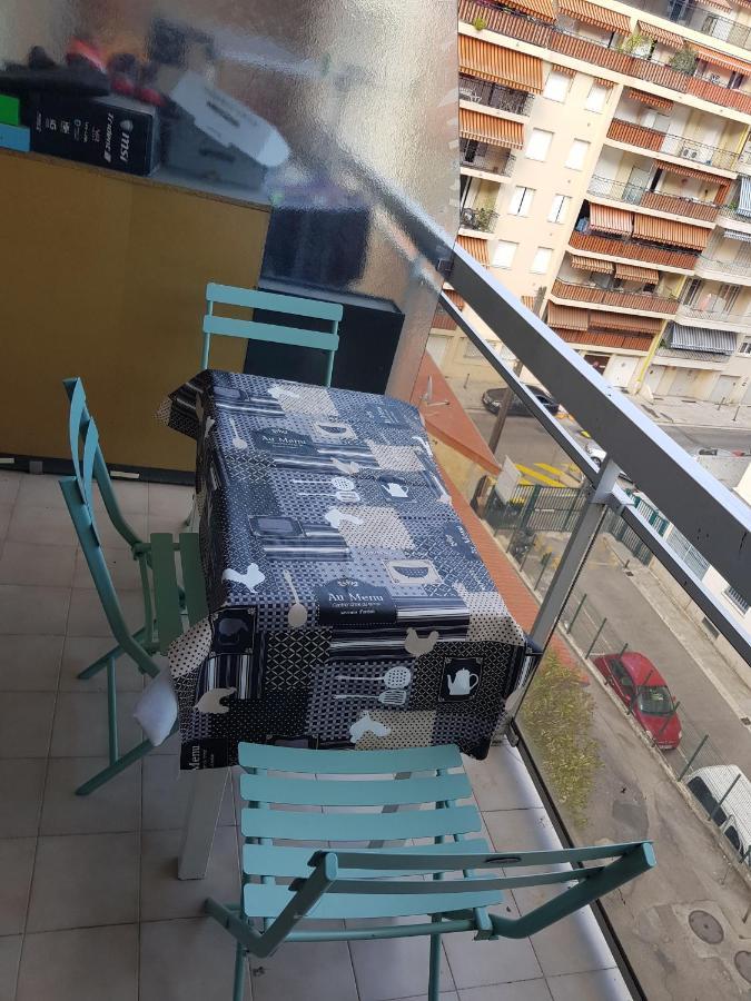 studio 3 personnes proche tram et bus Appartamento Nizza Esterno foto